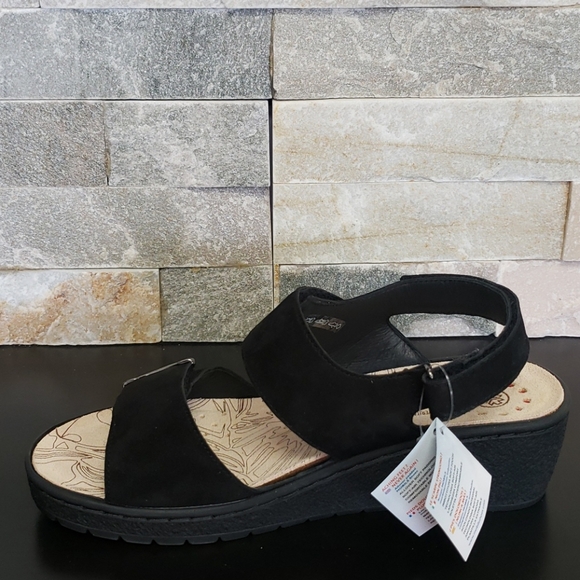 🎁  Mobils Ergonomic by Mephisto Pam Chic Sandals - Picture 7 of 9